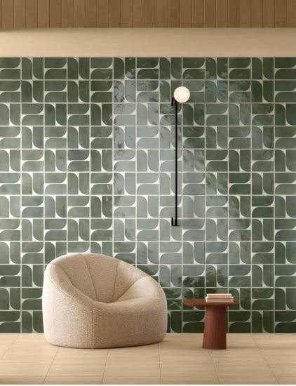 Feature wall with Manufatti Tracce patterned tiles